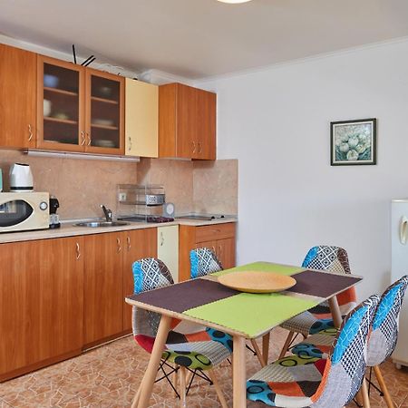 Mavrova Guest House Поморие Экстерьер фото