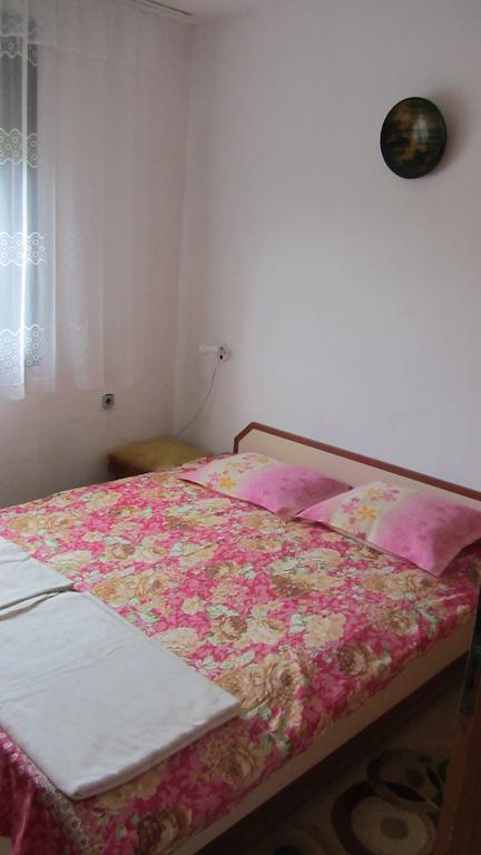 Mavrova Guest House Поморие Экстерьер фото